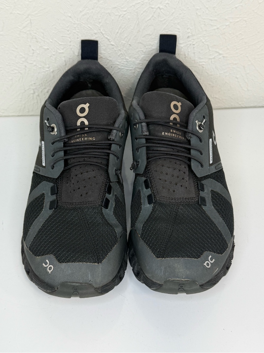 On Cloud Waterproof Black Running Shoes Women’s Size 7